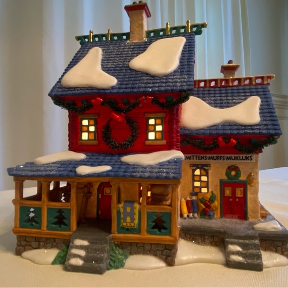 Department 56 Northwind Knitters #56.56751 - Picture 1 of 13